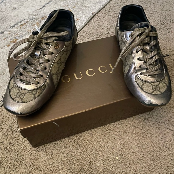 Gucci Sneakers - Picture 2 of 6